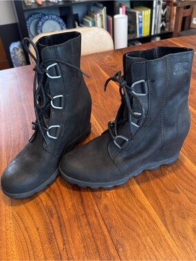 Sorel Joan of Arctic Wedge Booties in Black, Size 8.5 (39.5) w/ 3” Platform EUC